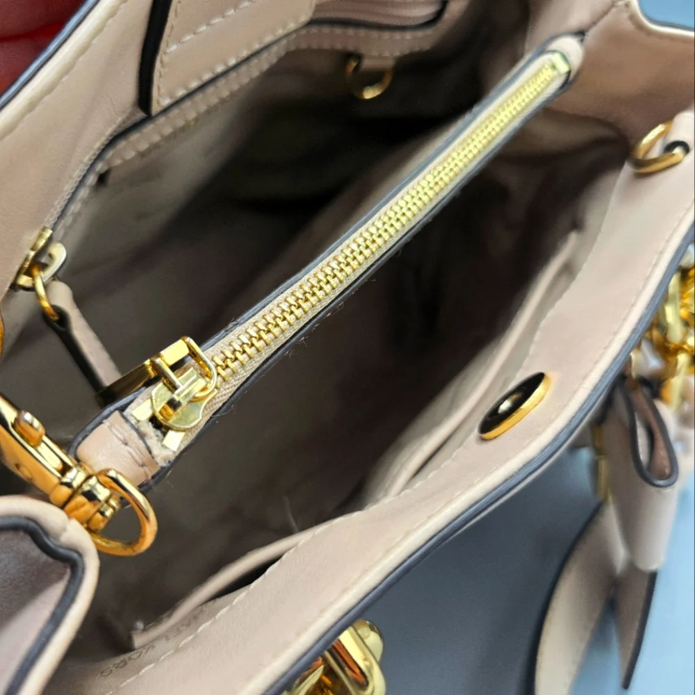 MICHEAL KORS Pink Cynthia Handbag - Picture 4 of 6